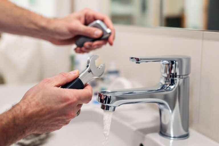Comment ajuster la pression d'eau sanitaire de manière optimale ?
