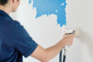 Comment décoller du papier peint facilement et efficacement ?