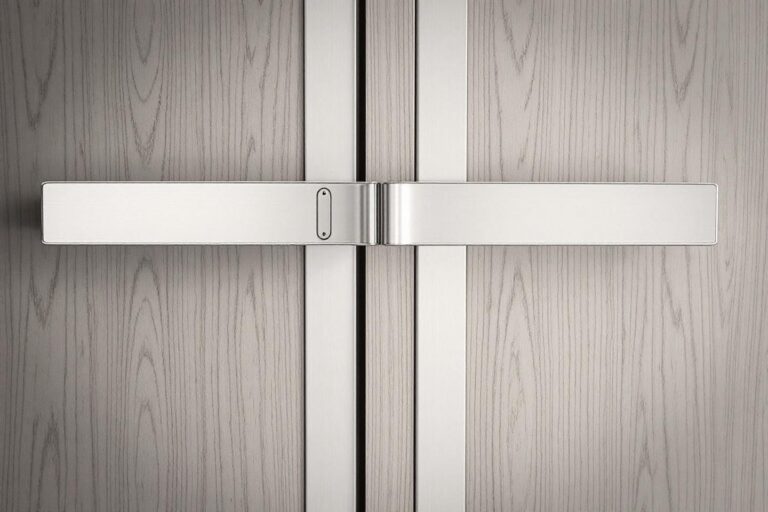 Comment maintenir fermée une porte intérieure efficacement ?