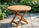 découvrez notre table de jardin ronde en teck, compacte, pliante et pratique, idéale pour optimiser l'espace tout en apportant une touche naturelle et élégante à votre extérieur.